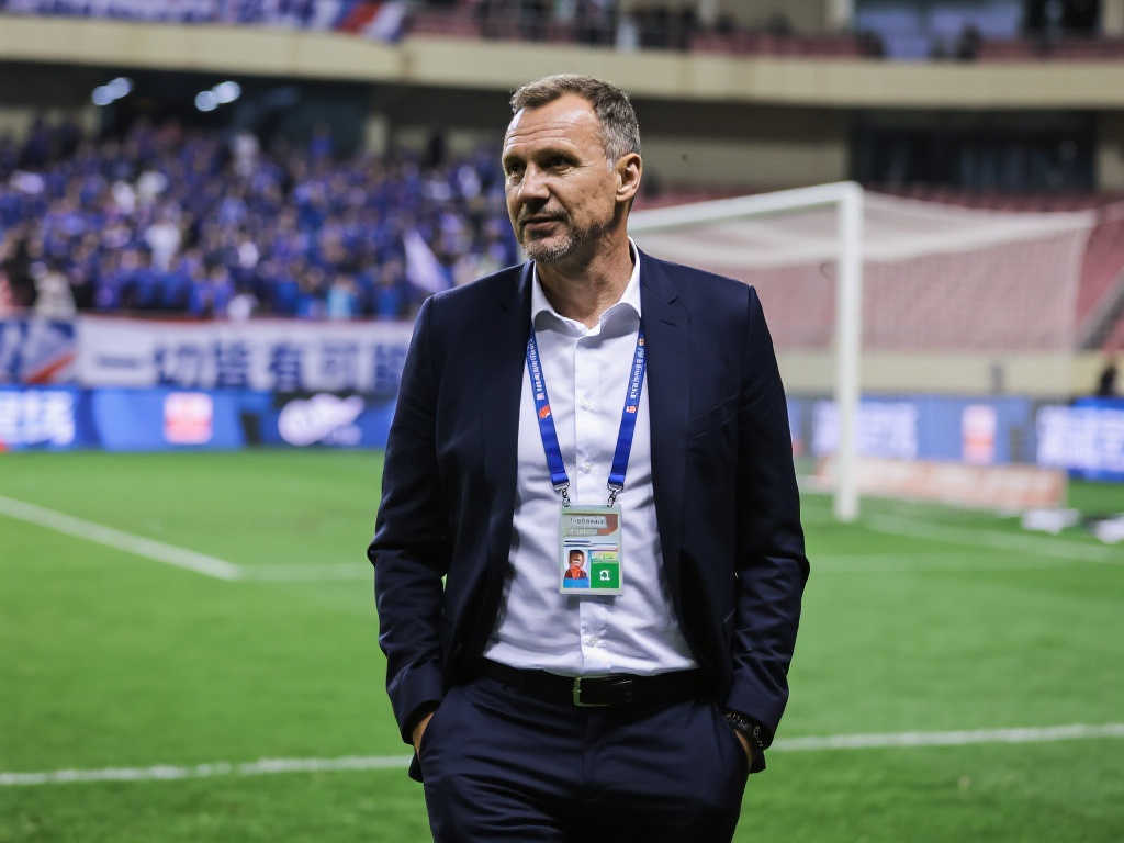 斯卢茨基:申花虽不被看好,但机会无处不在 斯卢茨基:申花虽不被看好,但机会无处不在